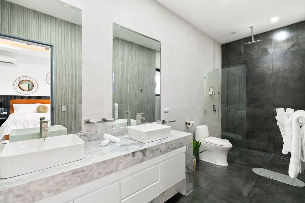 Bedroom 3 Ensuite Bathroom