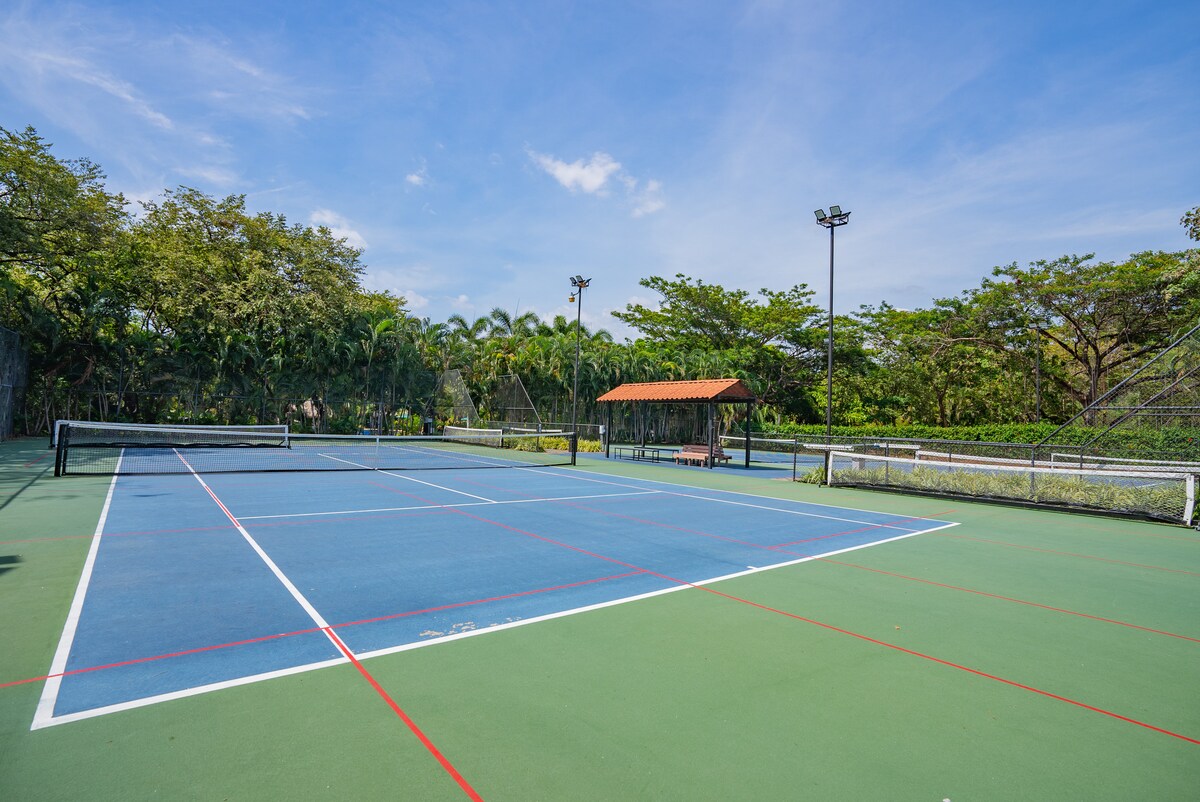Tennis and Pickleball Courts at The Club at Coco Bay